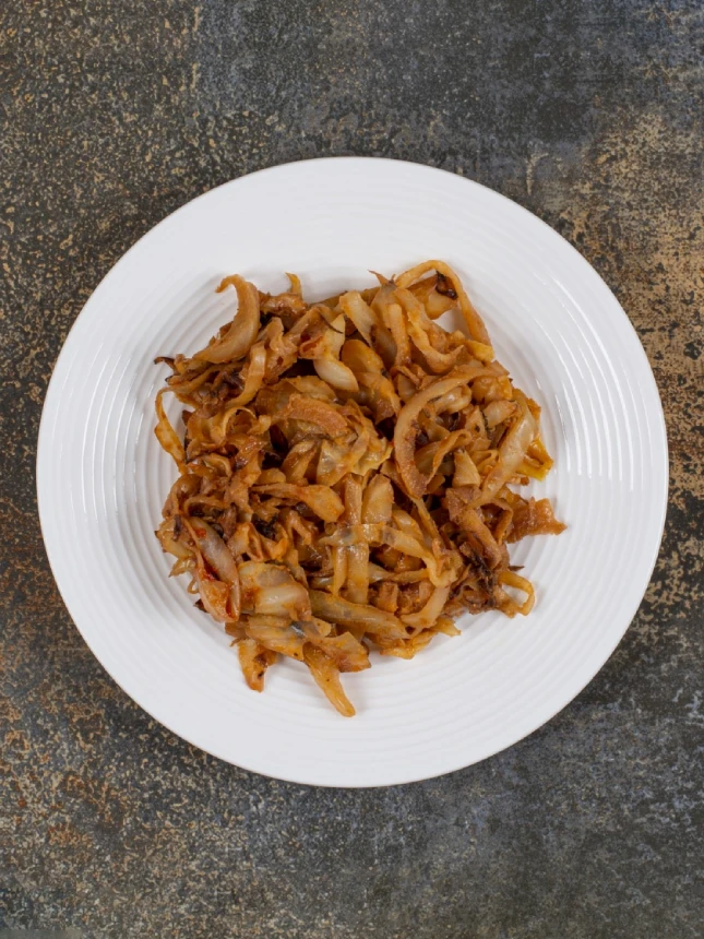 Premium Fried Onions: Coated fried onions